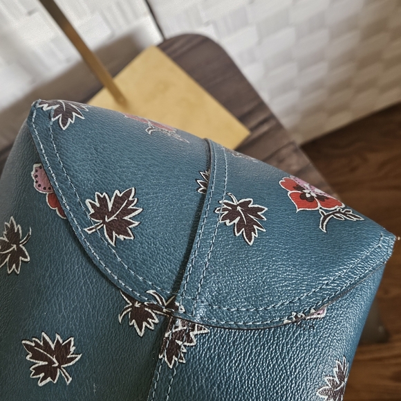 REVERSIBLE CITY TOTE IN FLORAL PRINT COATED CANVAS (COACH F12176)DARK TEAL/BLUE - Picture 6 of 12